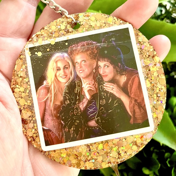 Hocus Pocus Keychain - Picture 1 of 5